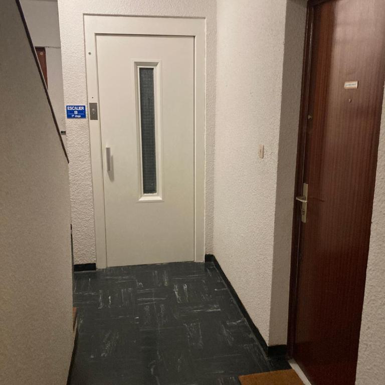 Grand T2 climatisé avec parking à 7 min des Thermes Vue château - Apartment mit 1 Schlafzimmer und Terrasse - 3