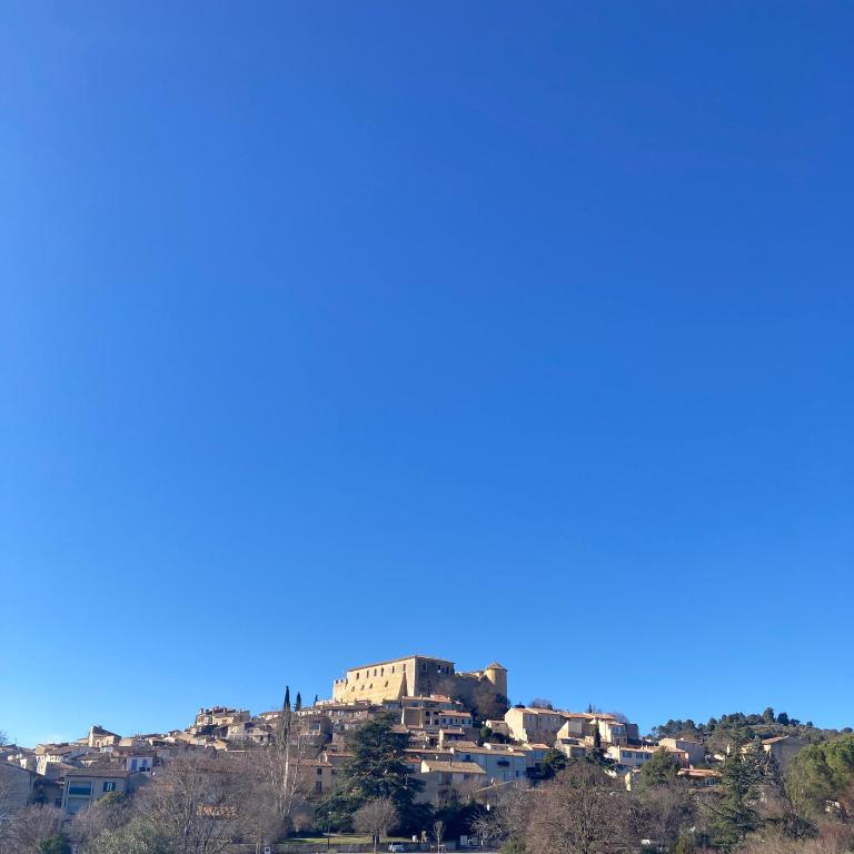 Grand T2 climatisé avec parking à 7 min des Thermes Vue château - Apartment mit 1 Schlafzimmer und Terrasse - 26