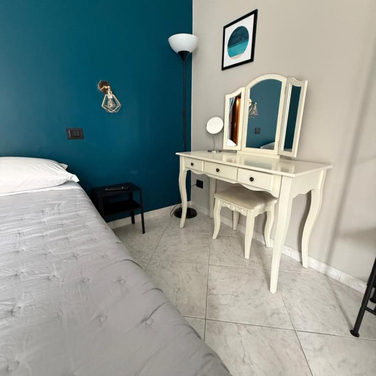 Dimora Le Grottaglie -Centro Polignano a Mare - Camera Matrimoniale Ampia con Letto Supplementare - 11