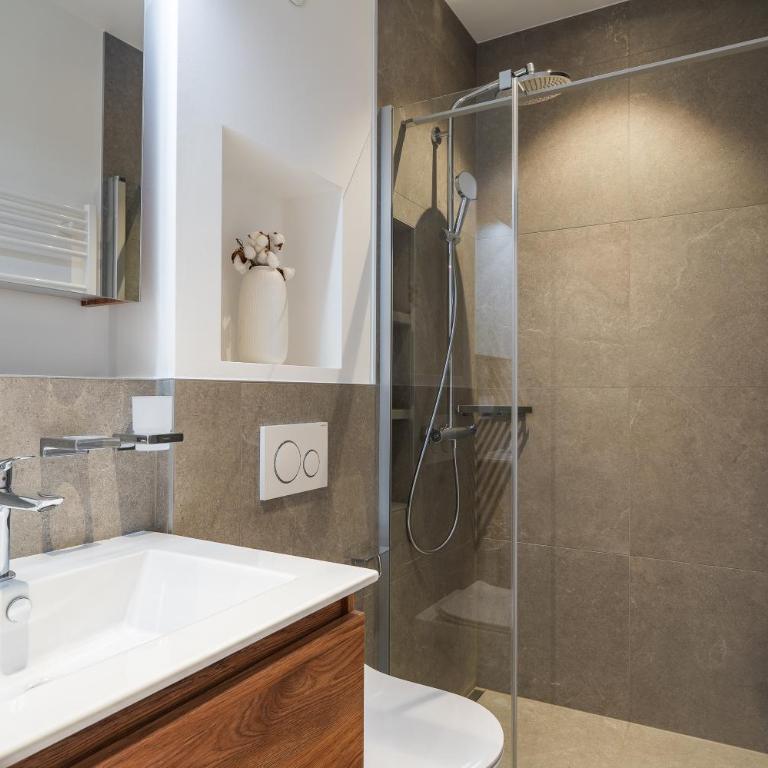 Guernerés & Spa by Alpine Resorts - Apartment mit 2 Schlafzimmern und Balkon - 4