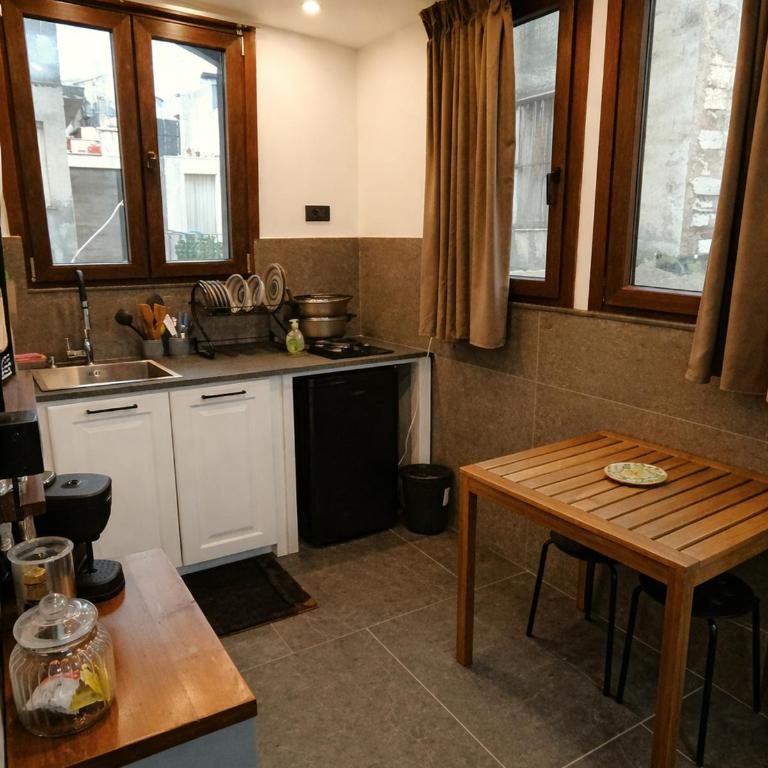 Yore' s suite - One-Bedroom Apartment - 7