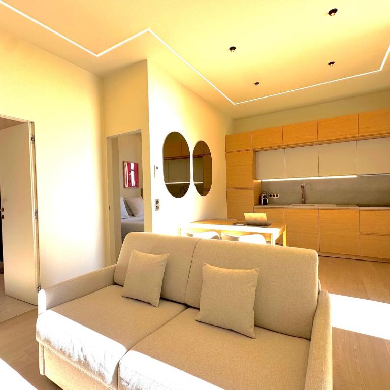 MONACO - MENTON - SEA VIEW - 6 PERSONS - PREMIUM LOCATION - 2 BEDROOMS- LUXURY RENOVATED - PARKING - CLIM - BALCONY - BEAcH and SUN - Appartement 2 Chambres - 19