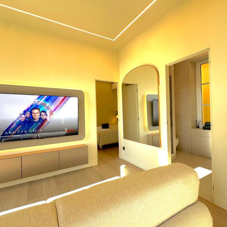 MONACO - MENTON - SEA VIEW - 6 PERSONS - PREMIUM LOCATION - 2 BEDROOMS- LUXURY RENOVATED - PARKING - CLIM - BALCONY - BEAcH and SUN - Appartement 2 Chambres - 20