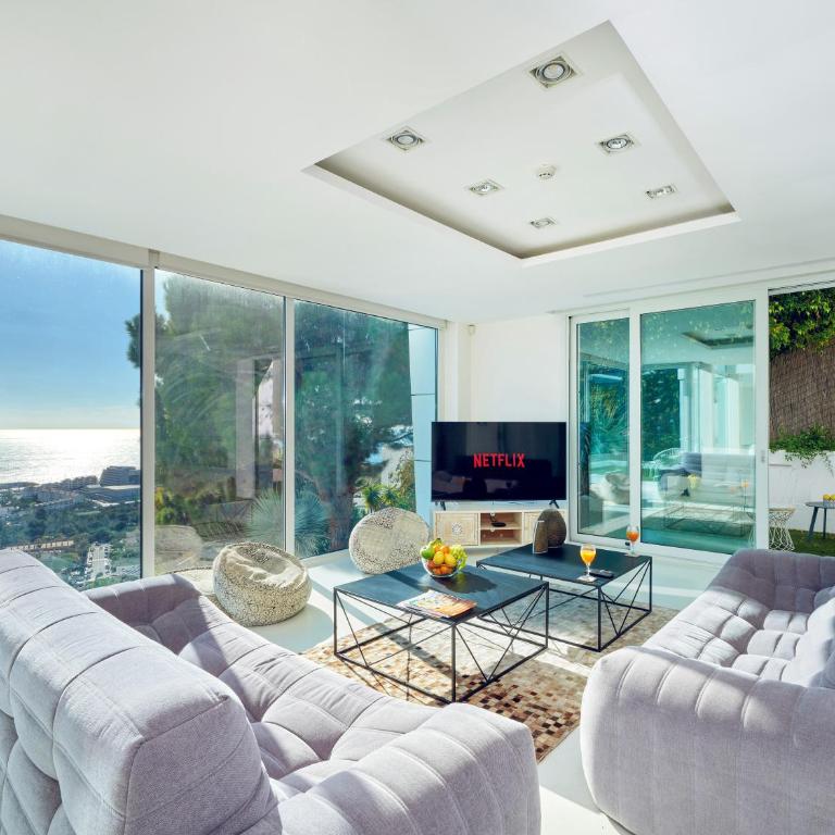 Villa in Sitges with Pool, Jacuzzi, BBQ, View, AC, 12Pax - Villa - 24