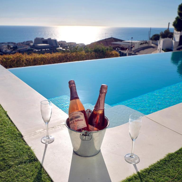 Villa in Sitges with Pool, Jacuzzi, BBQ, View, AC, 12Pax - Villa - 38