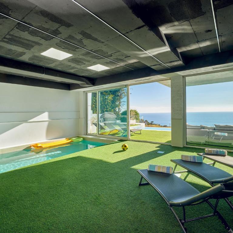 Villa in Sitges with Pool, Jacuzzi, BBQ, View, AC, 12Pax - Villa - 21
