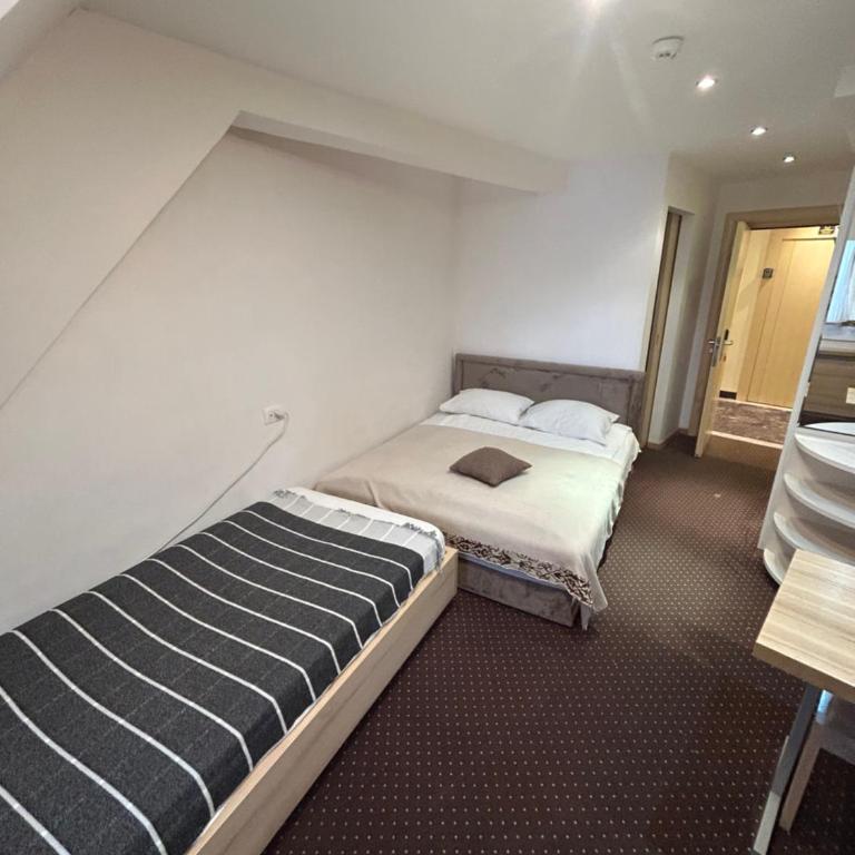 Apartmani Haski Konaci - Standard Twin Room with Sofa - 18