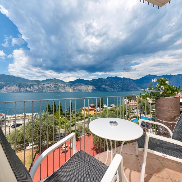 Hotel Capri - Junior Suite con Balcone - 8