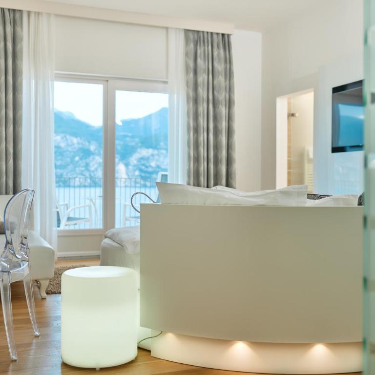 Hotel Capri - Junior Suite con Balcone - 11