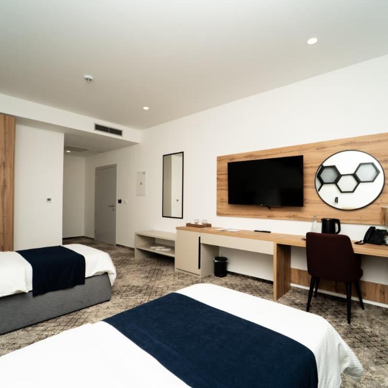 Hotel Karting - Twin Room - Disability Access - 5