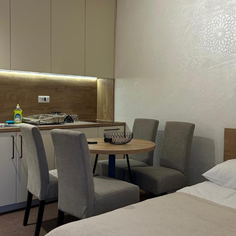 Apartmani Haski Konaci - Standard Twin Room with Sofa - 12
