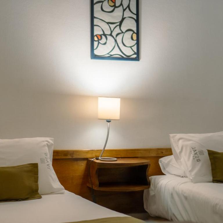 Hotel Royal - Budget Twin Room - 4