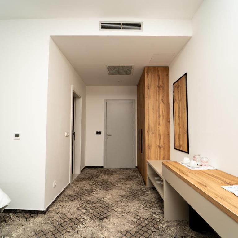 Hotel Karting - Superior Double or Twin Room - 8