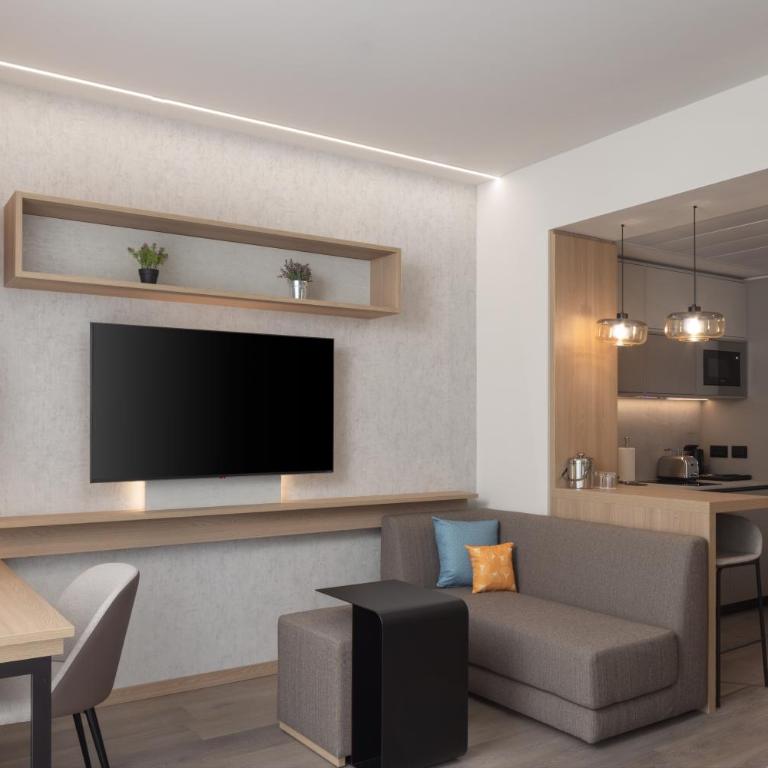Residence Inn by Marriott Milano Linate - Monolocale Studio Apartment with King Bed and Skyline View - 3