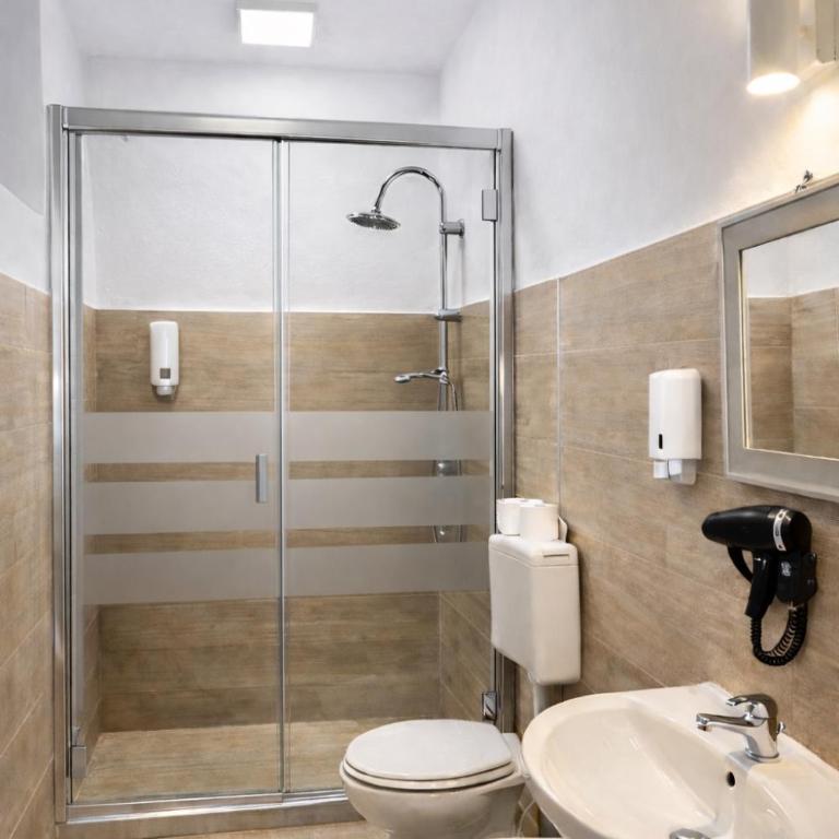 Puglia Low-Cost, Holiday Home - Quadruple Room with Private Bathroom - 10
