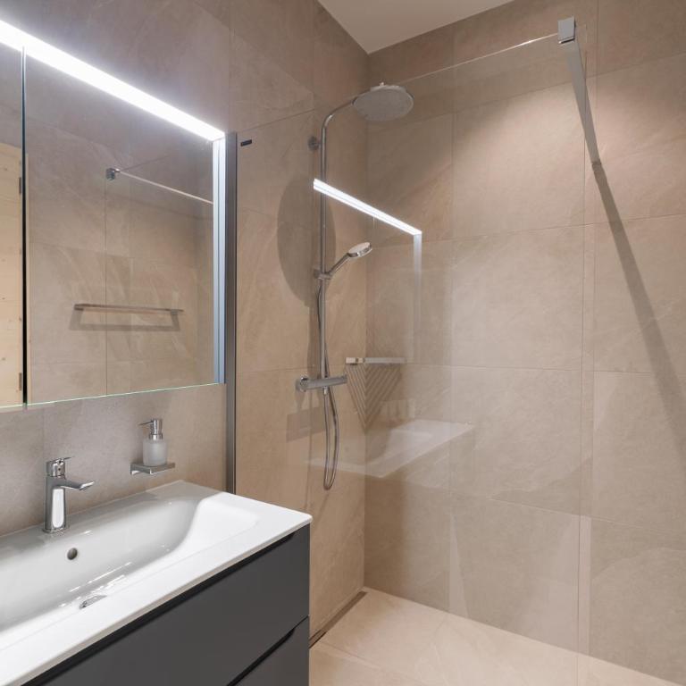 Guernerés & Spa by Alpine Resorts - Apartment mit 4 Schlafzimmern und einem Balkon - 5
