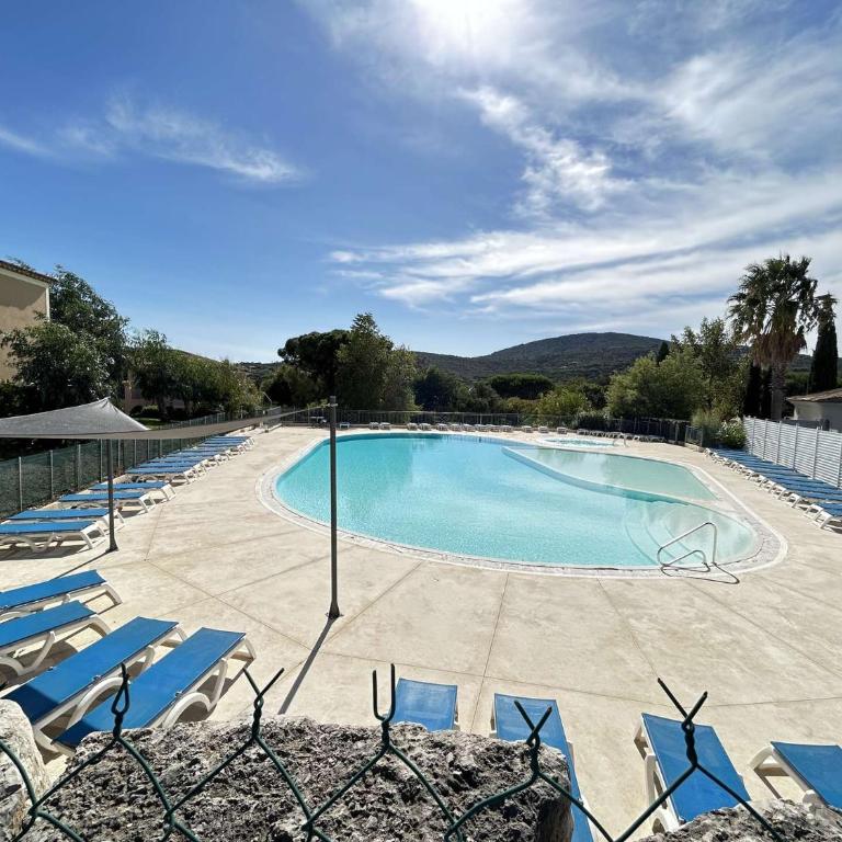 SM320-164 SAINTE MAXIME Appartement 3 pièces 6 couchages parking et piscine - Apartamento de 2 dormitorios con balcón - 17