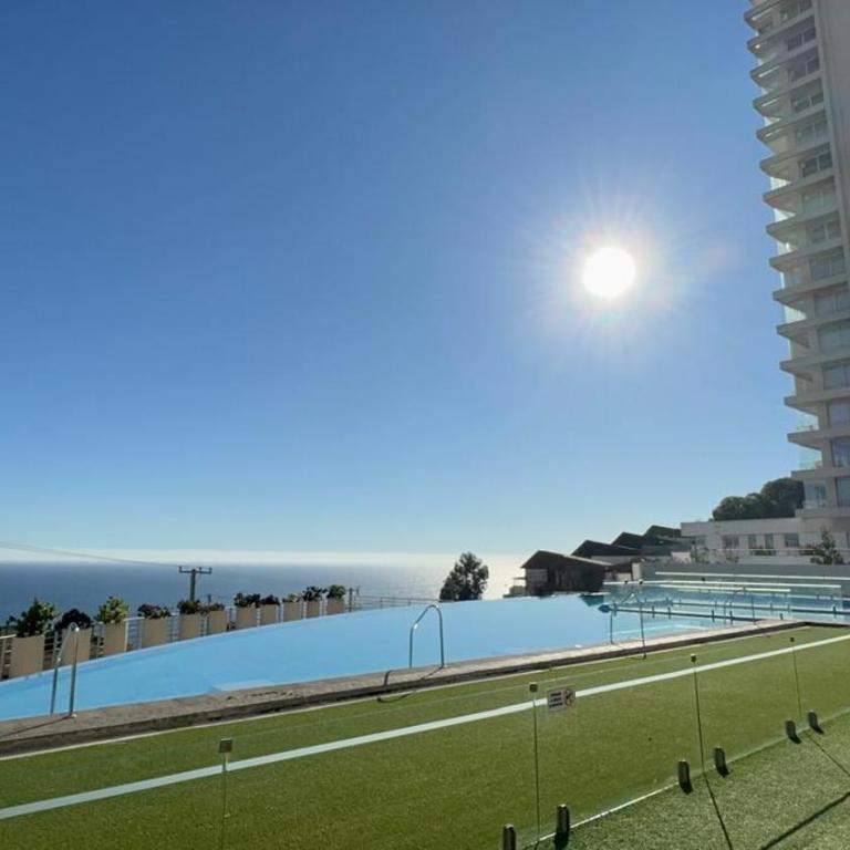 Incredible Ocean View - Two-Bedroom Apartment - 18