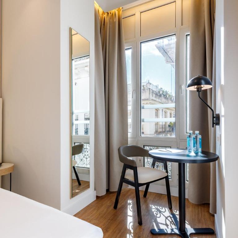 Petit Palace Plaza de la Reina - Single Room - 4
