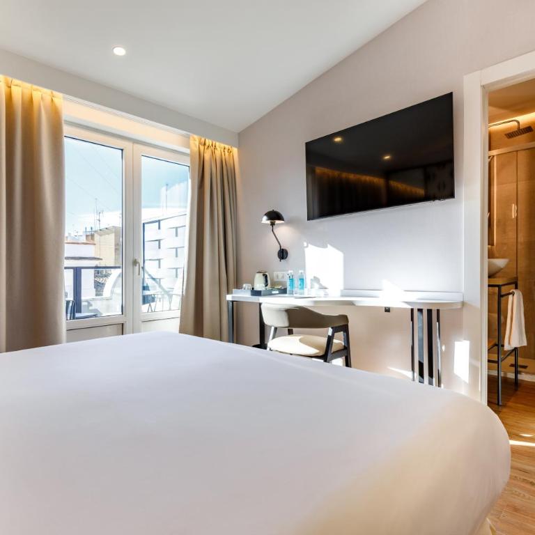 Petit Palace Plaza de la Reina - Double Room with Terrace - 9