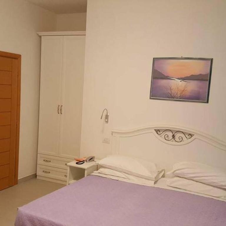 Hotel Lara - Basic Triple Room - 1