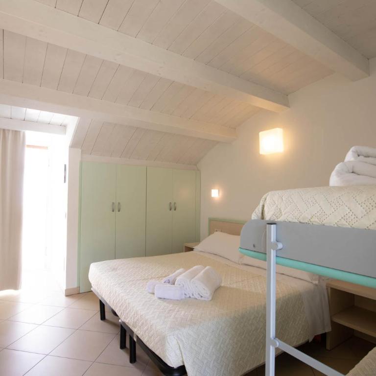 Hotel Lara - Quadruple Room - 1