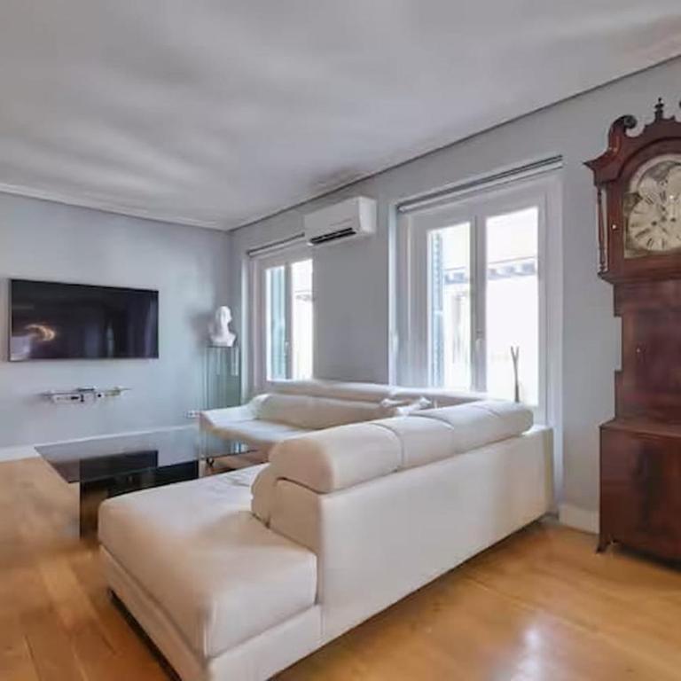 Exclusive sophisticated duplex-3Bdrs 2Bath-Opera - Apartment - 9
