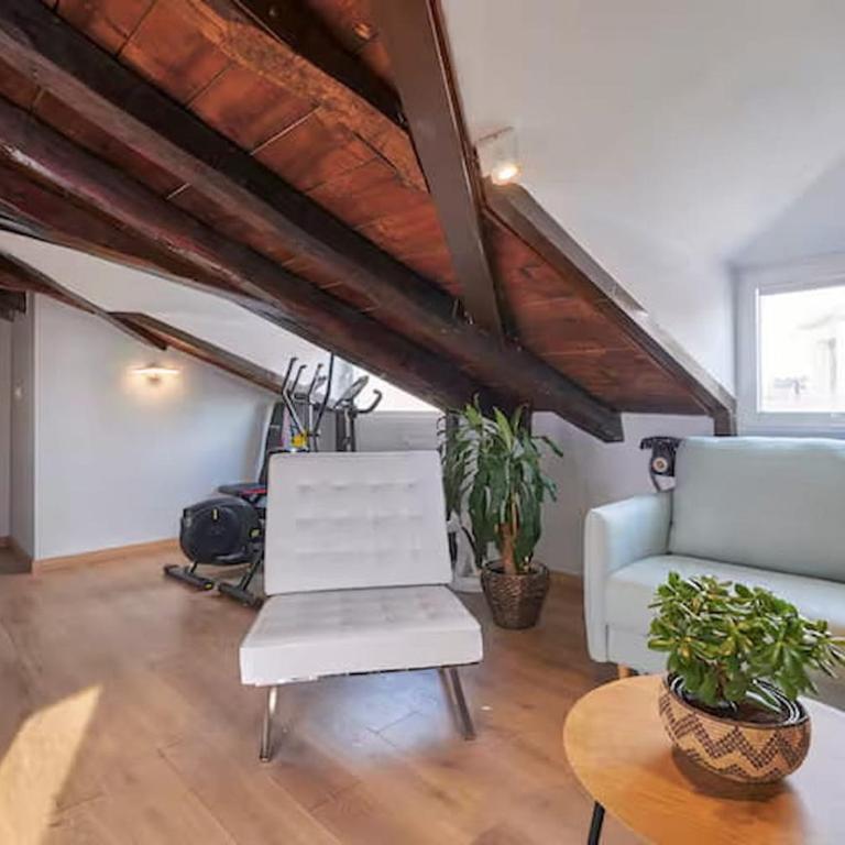 Exclusive sophisticated duplex-3Bdrs 2Bath-Opera - Apartment - 13
