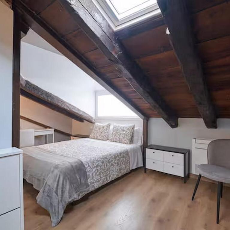 Exclusive sophisticated duplex-3Bdrs 2Bath-Opera - Apartment - 32