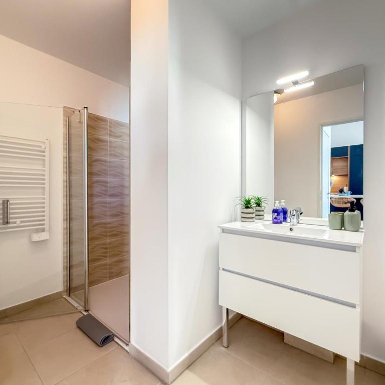 3P neuf haut de gamme Piscine Antibes - Apartment mit 2 Schlafzimmern - 69