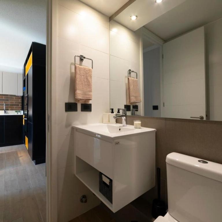 1BR Retreat Providencia Modern Pool and Gym - Apartment - 11