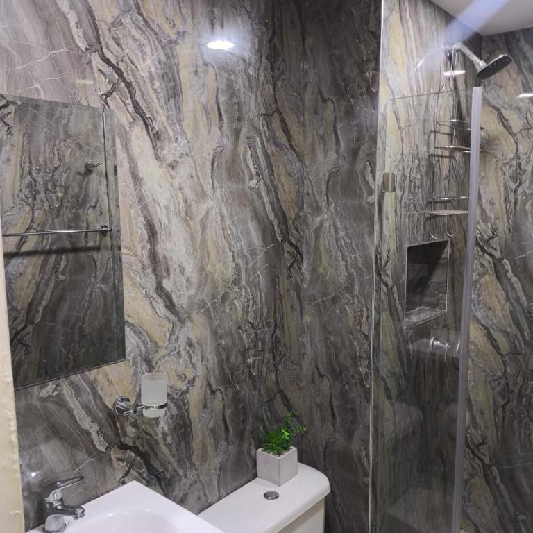 Cartagena near the beach - Three-Bedroom Apartment - 5