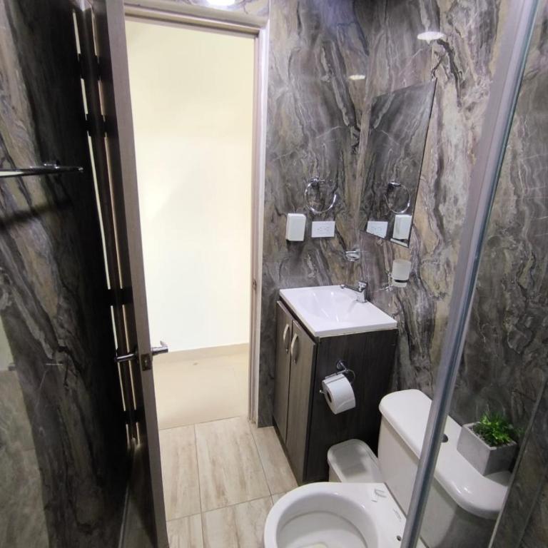 Cartagena near the beach - Three-Bedroom Apartment - 17