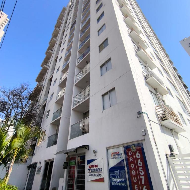 Cartagena near the beach - Three-Bedroom Apartment - 18