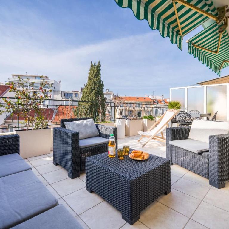 Antibes SkyView - central, cocooning avec terrasse et parking - Appartement - 1