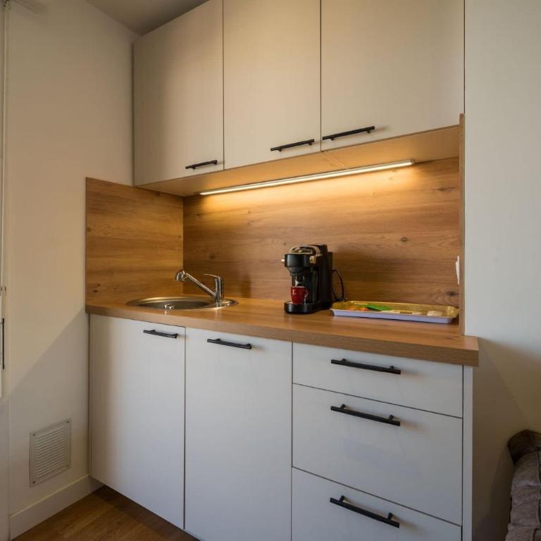 Antibes SkyView - central, cocooning avec terrasse et parking - Appartement - 13