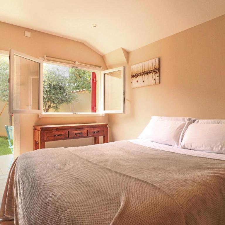 Charming Villa with Jacuzzi at 200m from beaches - Villa - 15