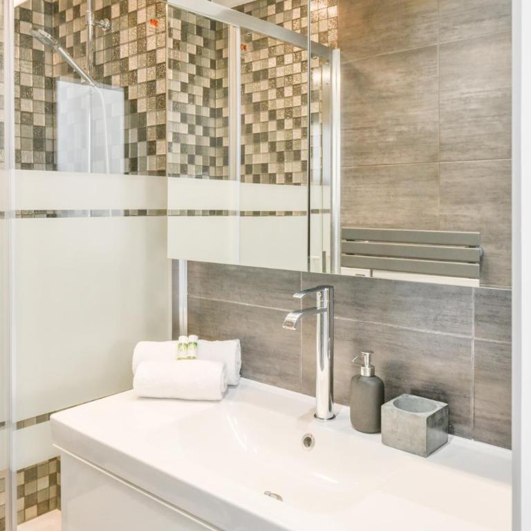 Paris Central 1 bedroom Apartment with AC - Appartement 1 Chambre - 27