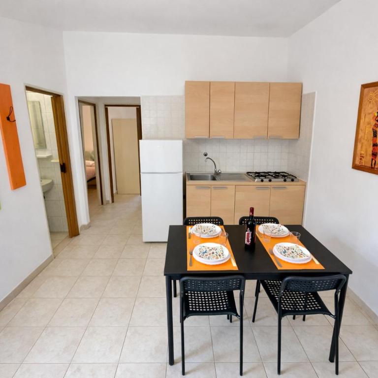 Camping Vieste Marina - Bungalow con 2 Camere da Letto - 1