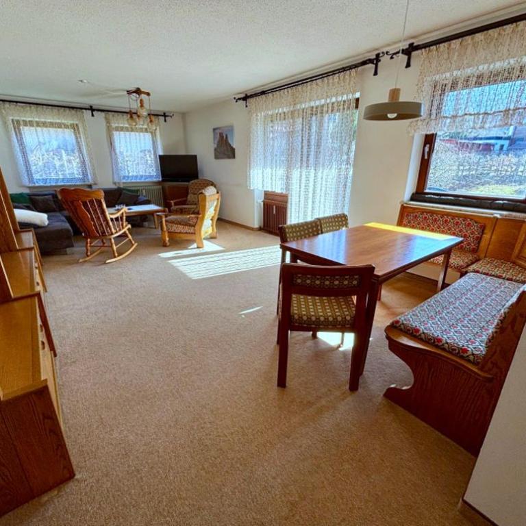 Ferienwohnung Promenadenweg Nesselwang 14-3 - Apartment mit 2 Schlafzimmern und Balkon - 1