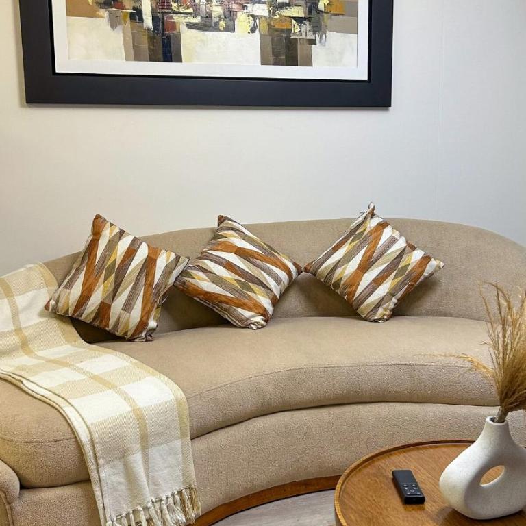 Luxury Ocean View Barranco Apt, 17th Floor AC - Two-Bedroom Deluxe Apartment with Harbor View - 3