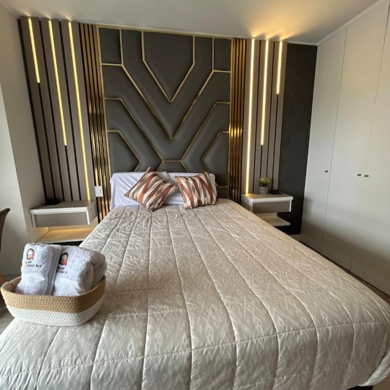 Luxury Ocean View Barranco Apt, 17th Floor AC - Two-Bedroom Deluxe Apartment with Harbor View - 16