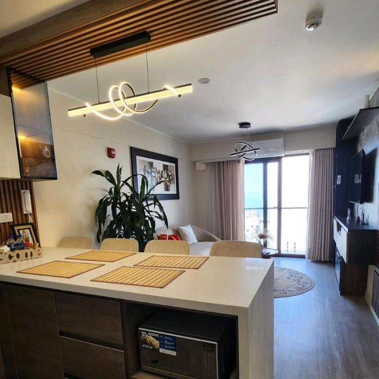 Luxury Ocean View Barranco Apt, 17th Floor AC - Two-Bedroom Deluxe Apartment with Harbor View - 28