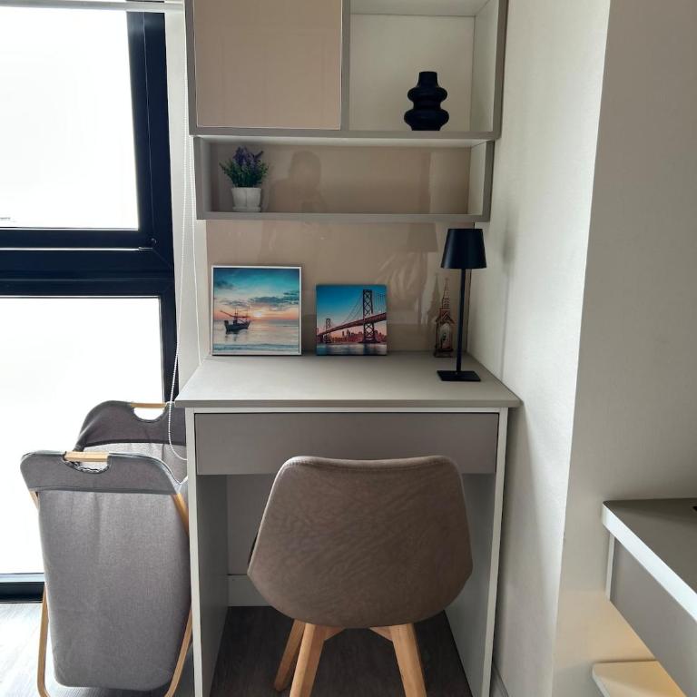 Luxury Ocean View Barranco Apt, 17th Floor AC - Two-Bedroom Deluxe Apartment with Harbor View - 31