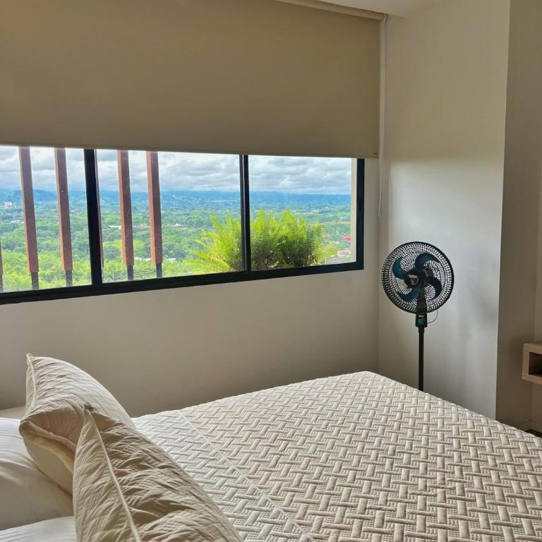 Apartamento de lujo con increíble vista en Cerritos - Three-Bedroom Apartment - 3