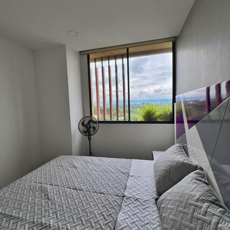 Apartamento de lujo con increíble vista en Cerritos - Three-Bedroom Apartment - 9