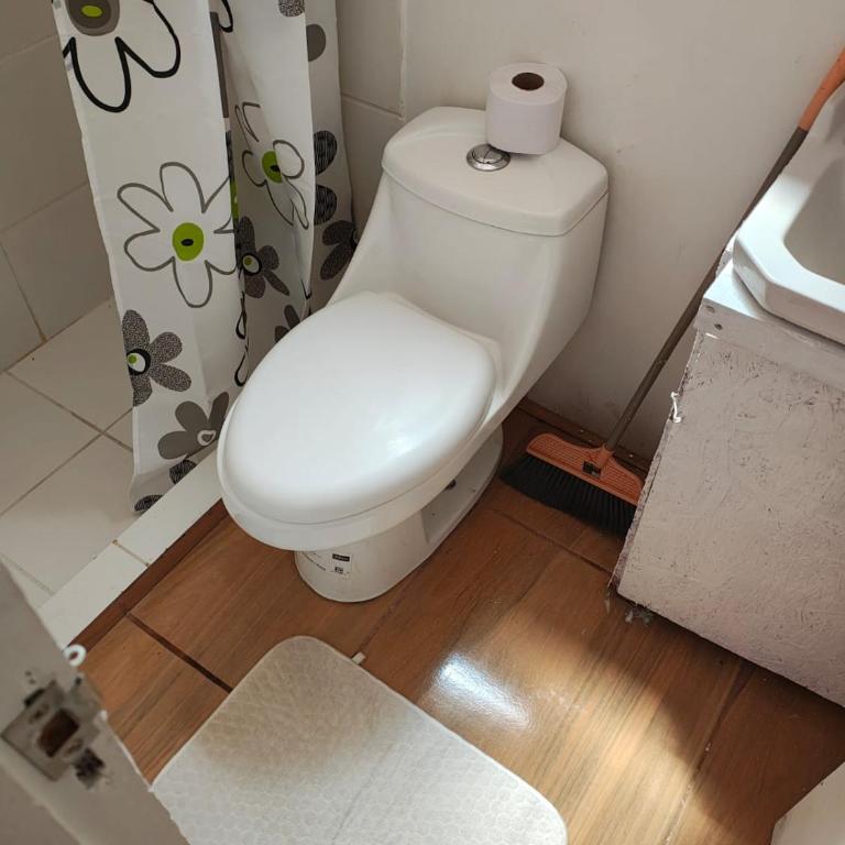 Cabaña pequeña wifi-Baño privado - One-Bedroom House - 12