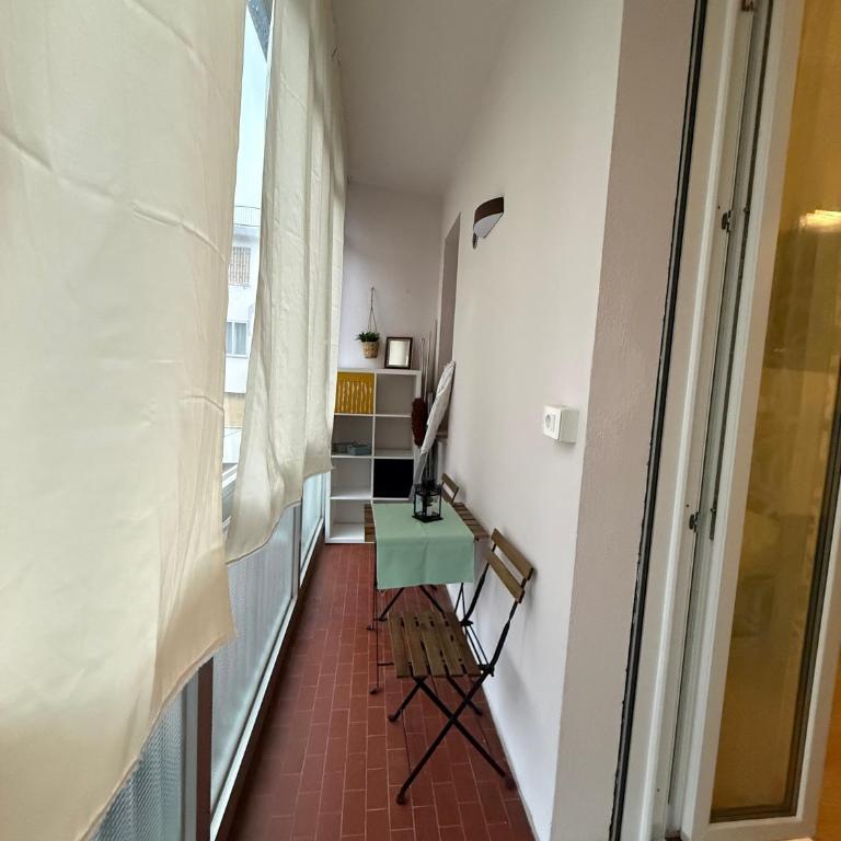 Brugnoli 13 Guest House - Camera Matrimoniale Deluxe con Balcone - 11