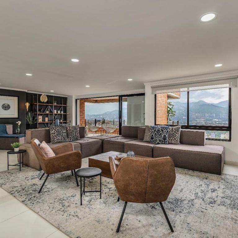 Luxury 4BR Near Provenza with Amazing Views - Apartment - 1