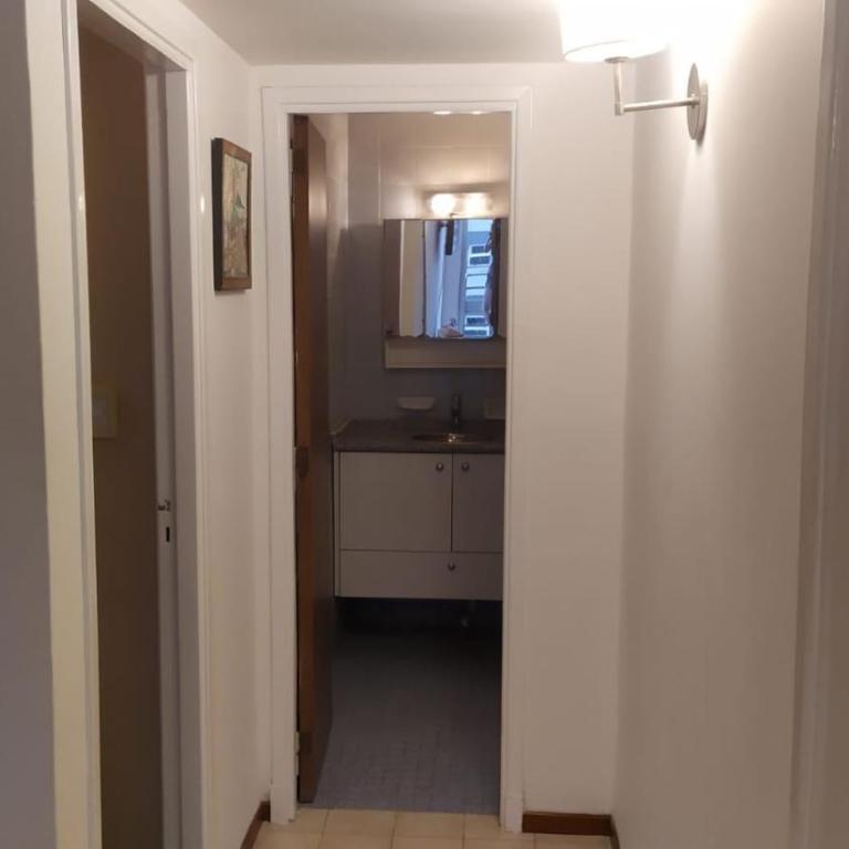 Check and Home - Balcarce II - 4 Huéspedes Zona La perla con Balcon - One-Bedroom Apartment with Balcony and Sea View - 5
